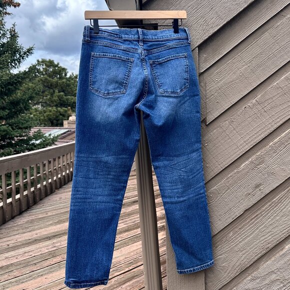 EUC Banana Republic Factory Girlfriend Cropped Mid-Rise Jean in Dark Wash - Picture 3 of 10
